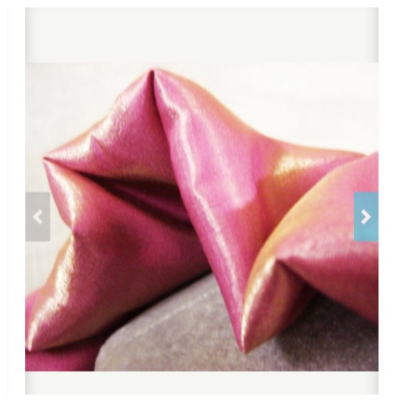 ROMANTIC Plush Pastel Pink Pleated Silk Wrap - Picture 4 of 4