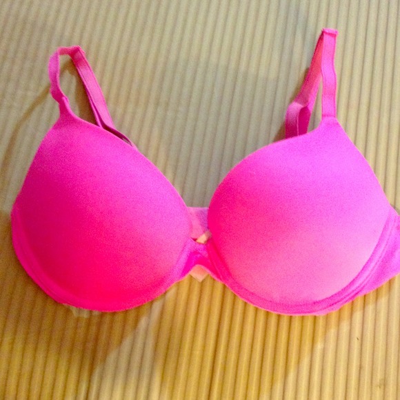 🚫Sold🚫Victoria's Secret pink bra 34C VS