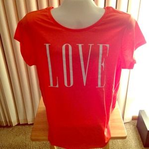 LOVE Tee