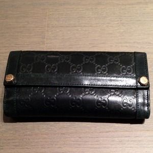 SOLD Gucci Wallet - Authentic