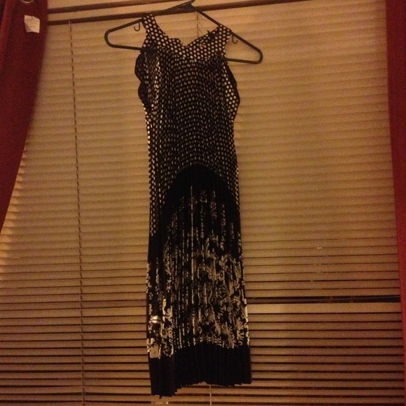 100 % polyester beautiful dress. - Picture 4 of 4