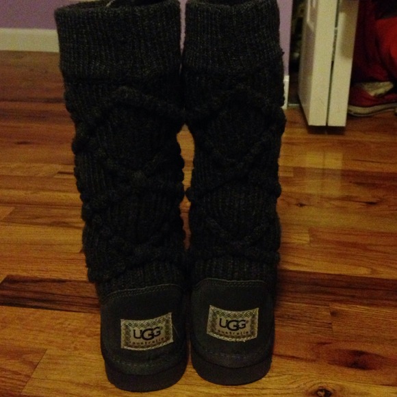 ✋SOLD Authentic Argyle Knit Uggs - Picture 4 of 4