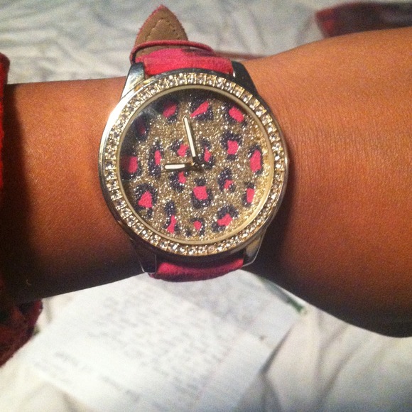 Watch - Picture 2 of 4