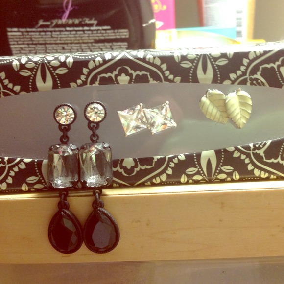 💕3 pairs of earrings bundle! 💋