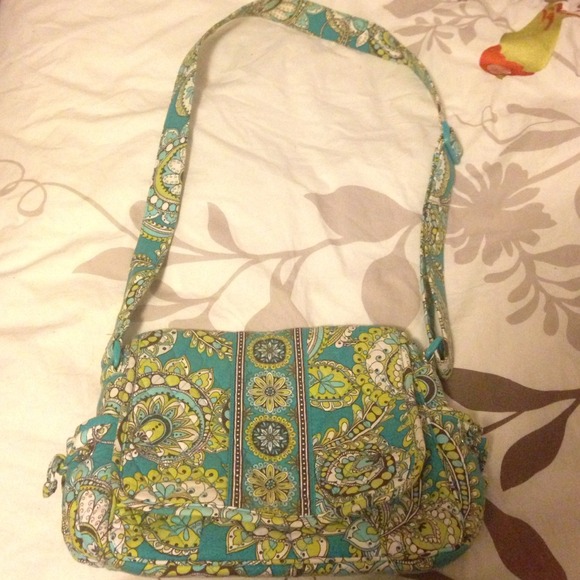 Vera Bradley over the shoulder bag - Picture 1 of 2