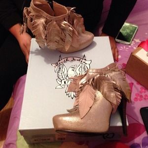 Rough justice Bootie