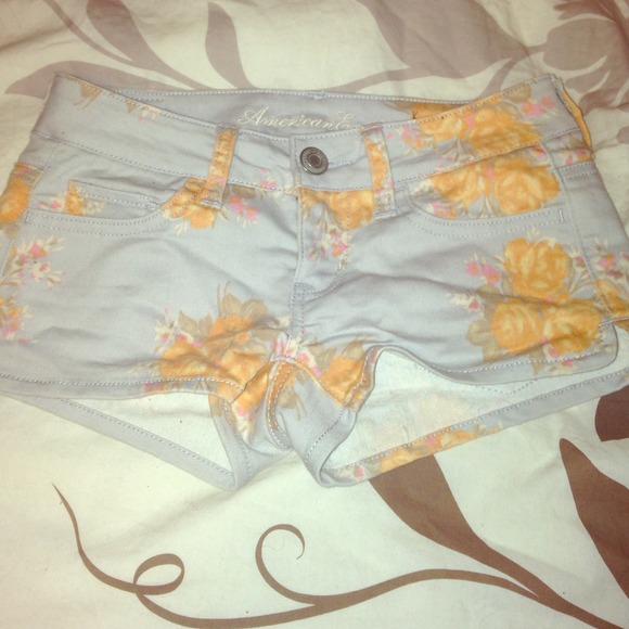 Floral print American eagle shorts - Picture 1 of 1