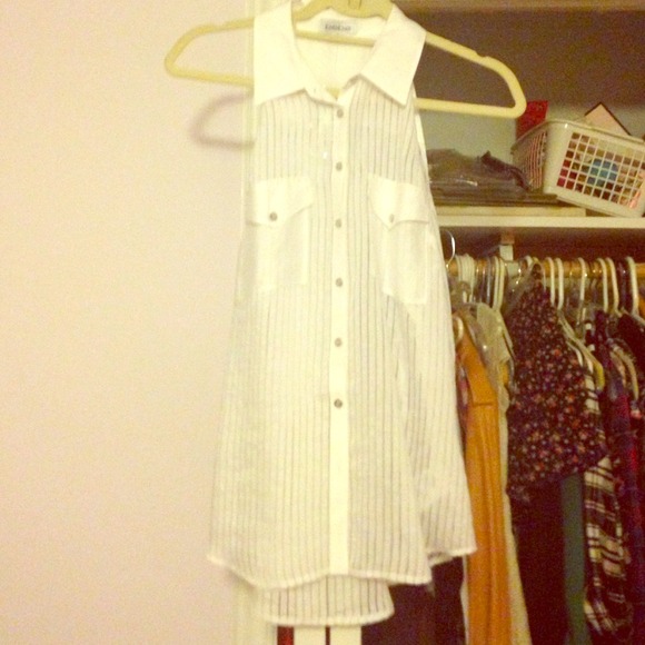 BEBE sleeveless button up - Picture 1 of 1