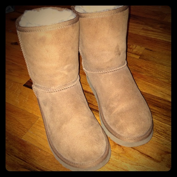 🚫RESERVED 🚫 Authentic Chestnut colored Uggs