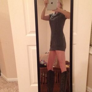 SUPER CUTE SWEATER DRESS