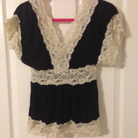 Cute Small Black With Cream Lace Top! - Picture 3 of 3