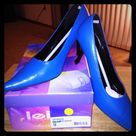 💥Price Reduced💥Blue Heels