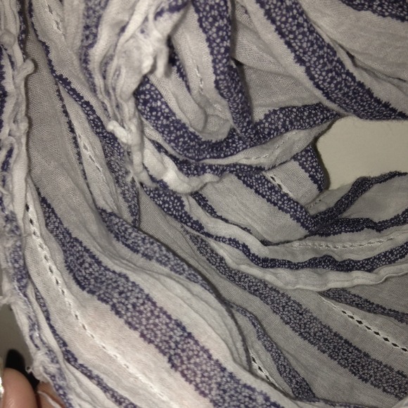 Blue and white American eagle scarf - Picture 2 of 2