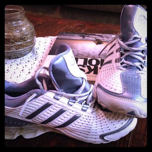Size 8.5 Adidas Bounce running shoes