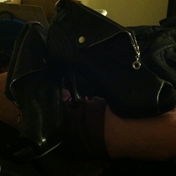 Dollhouse mini boots never worn!!!! Sexy,cute😊