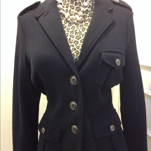 ❌❌SOLD❌❌Navy blue blazer with buttons