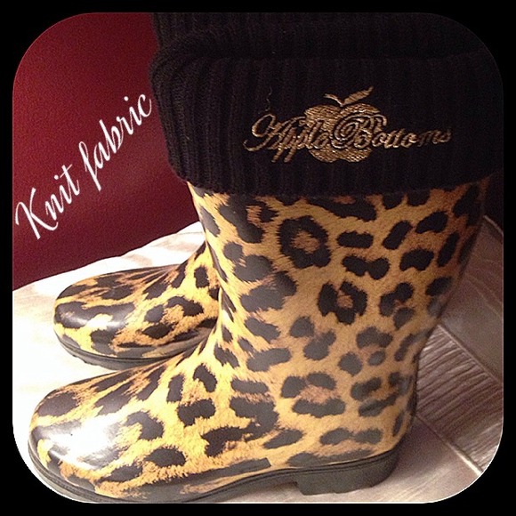 Fashionable leopard rain boots - Picture 2 of 4