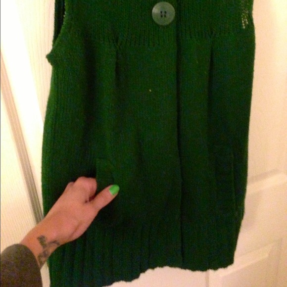 Green Double Button Vest - Picture 4 of 4