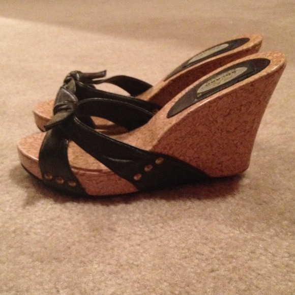 Heels - Picture 2 of 2