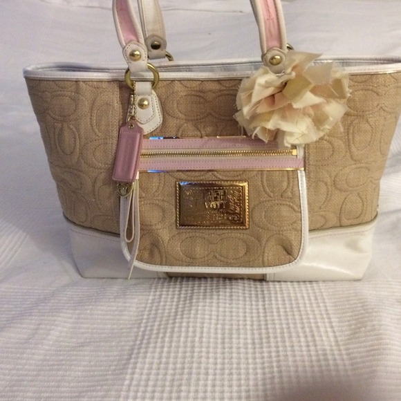 🎉👇REDUCED👇🎉💯% Authentic Poppy Coach Tote