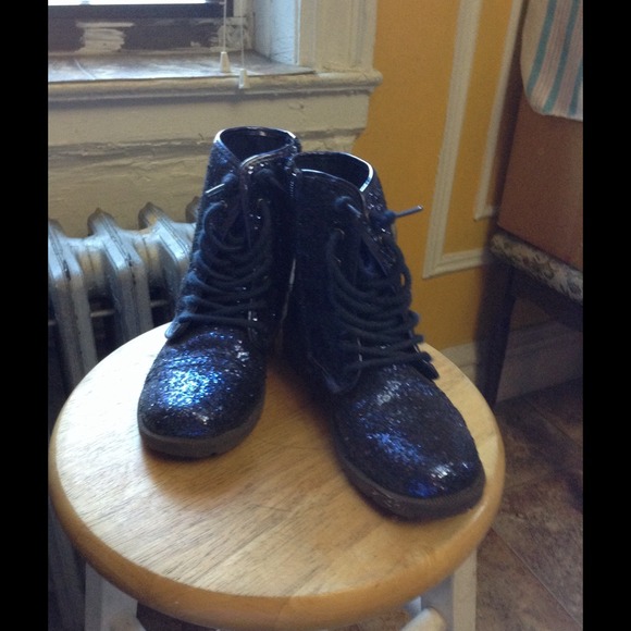 Girls boots