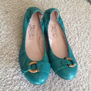 Salvatore Ferragamo flats (38 1/2)