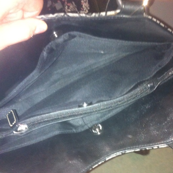 Purse - Picture 2 of 2