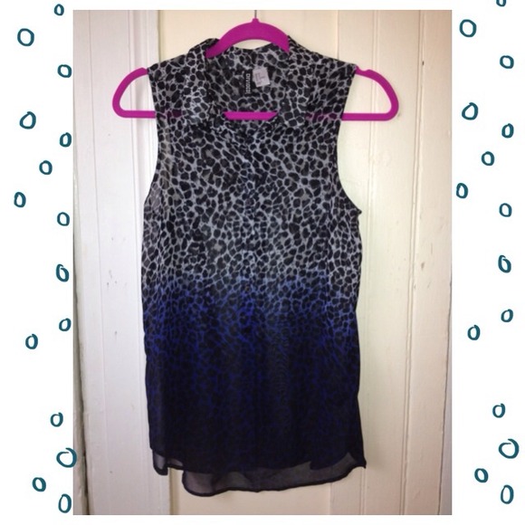 H&M Tops - 💓Host Pick💓  Blue Leopard Print Top