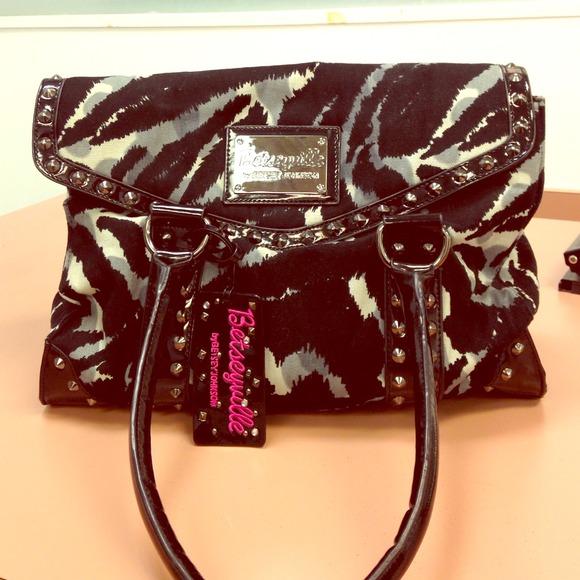 🎈🎉WEEKEND SALE🎈🎉Betseyville by Betsey Johnson