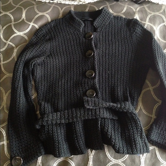 Heavy black knit cardigan with tie belt