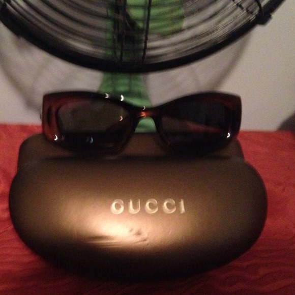 Brown Gucci sunglasses. Like new