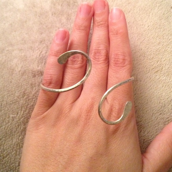 Adjustable silver bracelet
