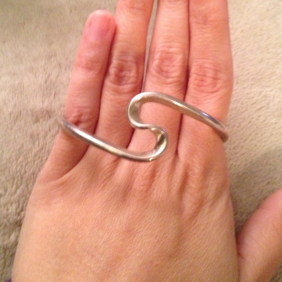 Adjustable silver bracelet