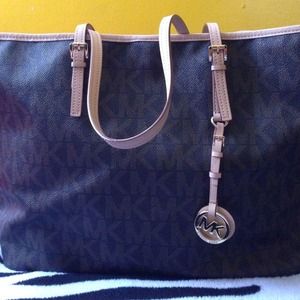 ‼️MARK DOWN‼️Michael Kors Jet Set Medium Tote