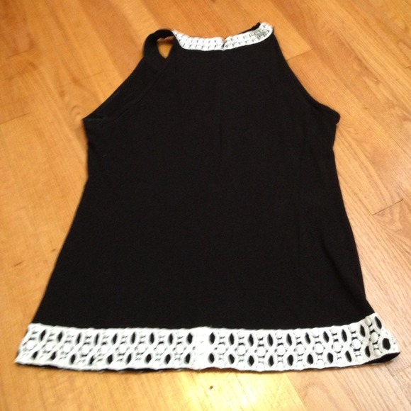 SOLD-Black and White Michael Kors top. - Picture 4 of 4
