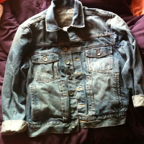 ***SOLD*** Crop Denim jacket!!! - Picture 2 of 4