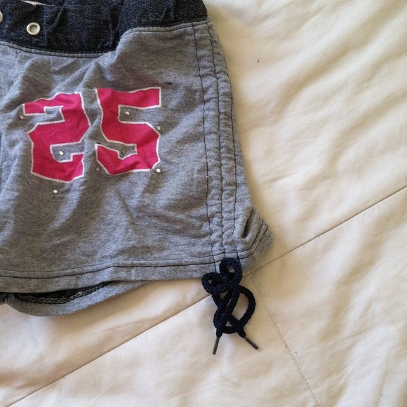 💣Shorts - Picture 2 of 2