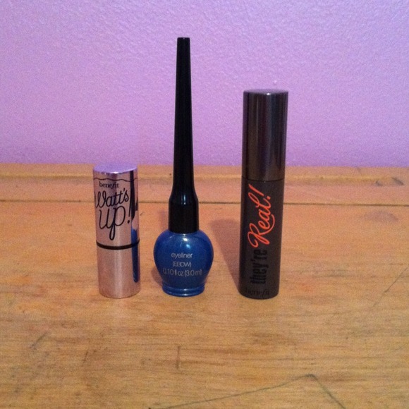Liquid eyeliner, highlight, mascara