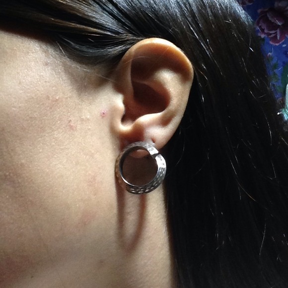 Earrings - Picture 2 of 4