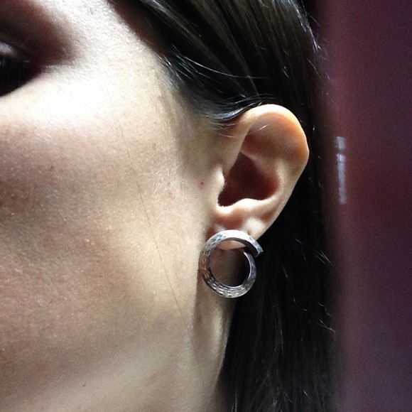 Earrings - Picture 4 of 4
