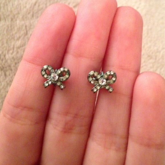 CZ bow studs