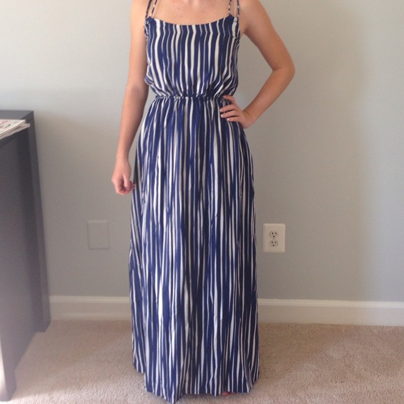 New with tags!  Banana Republic maxi dress.