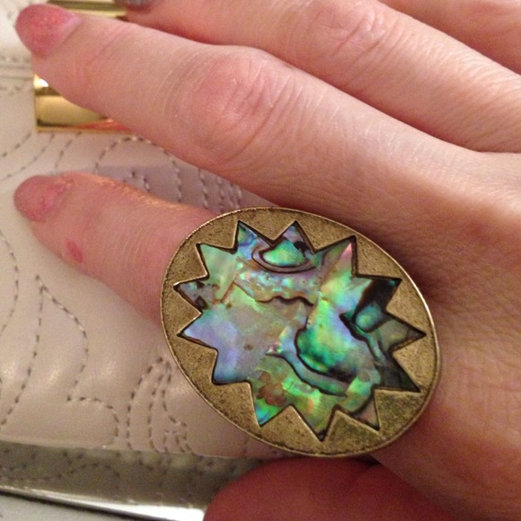 🚨SOLD BUNDLED🚨Abalone Ring