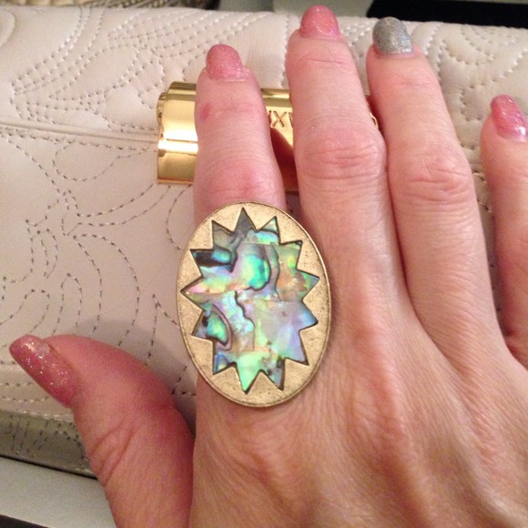 🚨SOLD BUNDLED🚨Abalone Ring - Picture 4 of 4