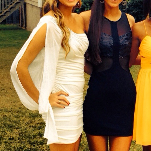 Dresses & Skirts - White short homecoming dress!