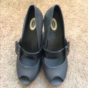 Dr. Scholl's open toe wedge (on hold for va_moran)