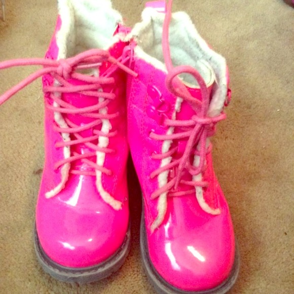 Hot pink toddler rain boots with fluff inside!