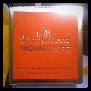 -Michael kors perfume