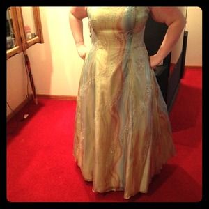 Kiwi swirl Alfred Angelo prom dress