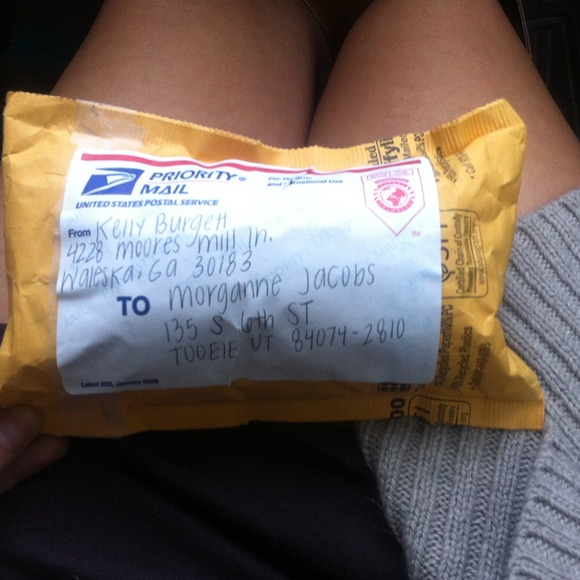 SHIPPING TODAY(: